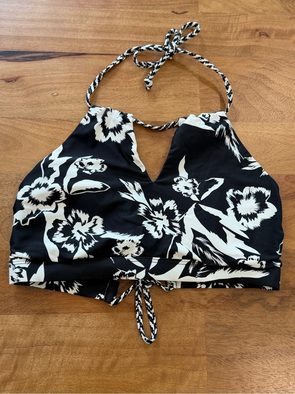 Athleta Black and White Floral Halter Bikini Top (w/ removable pads) Size Medium